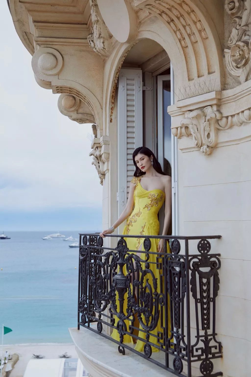 戛纳朱一龙入选作品,戛纳朱一龙白西装