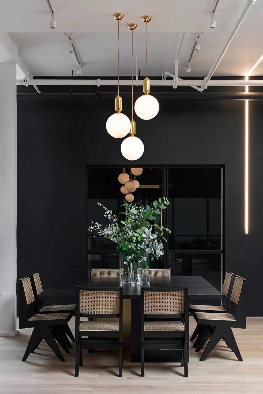 年轻人开始买藤编家具了？因为他们想回家养老了…