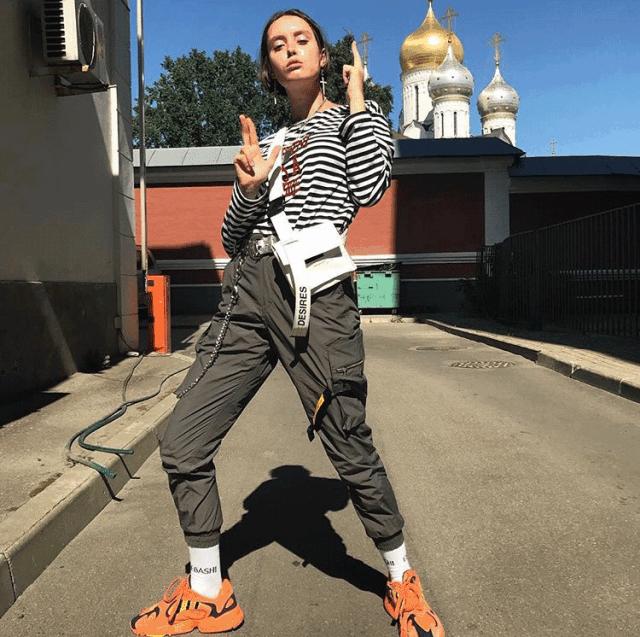 保姆级拍照姿势很火,保姆级拍照动作教程