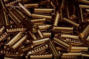 锁怎么一提就锁上呢,锁怎么弄才能从里面反锁不了