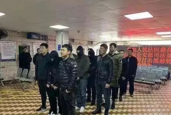 河南竟有这么多超级牛的小镇！有你家乡吗；河南医生高铁救人后被要求写证明材料，他这样说……丨大河早新闻（语音版）