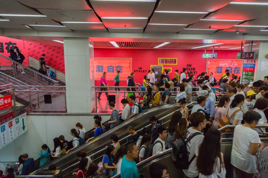 一波广告牌引爆天津，高街硬核登场玩转神级营销