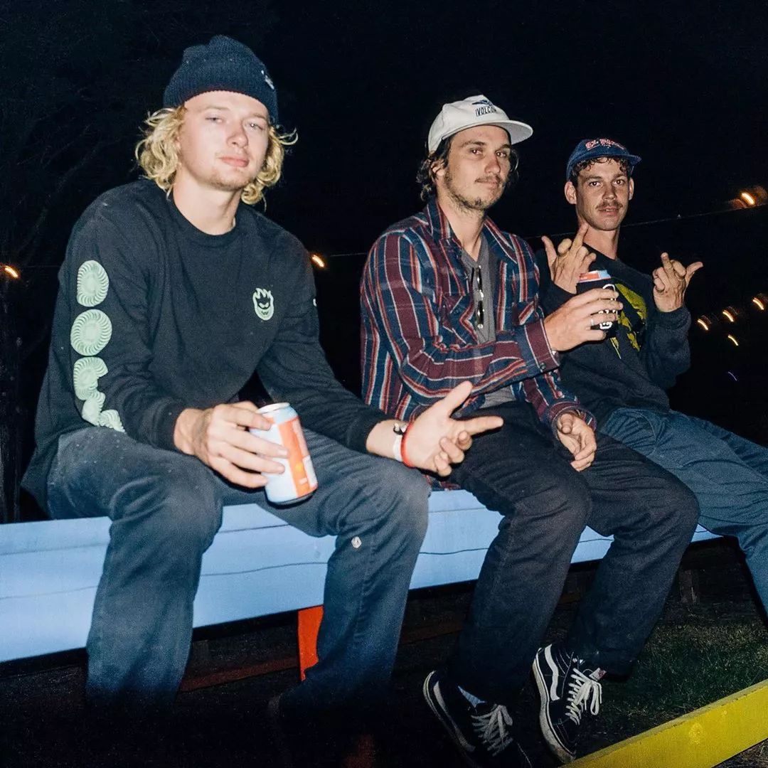 他们认为穿脏的球鞋，才称得上收藏