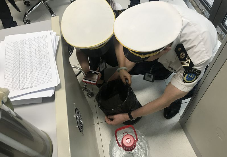 抽烟的人平均每天抽吸支烟,抽烟的人平均一天多少烟