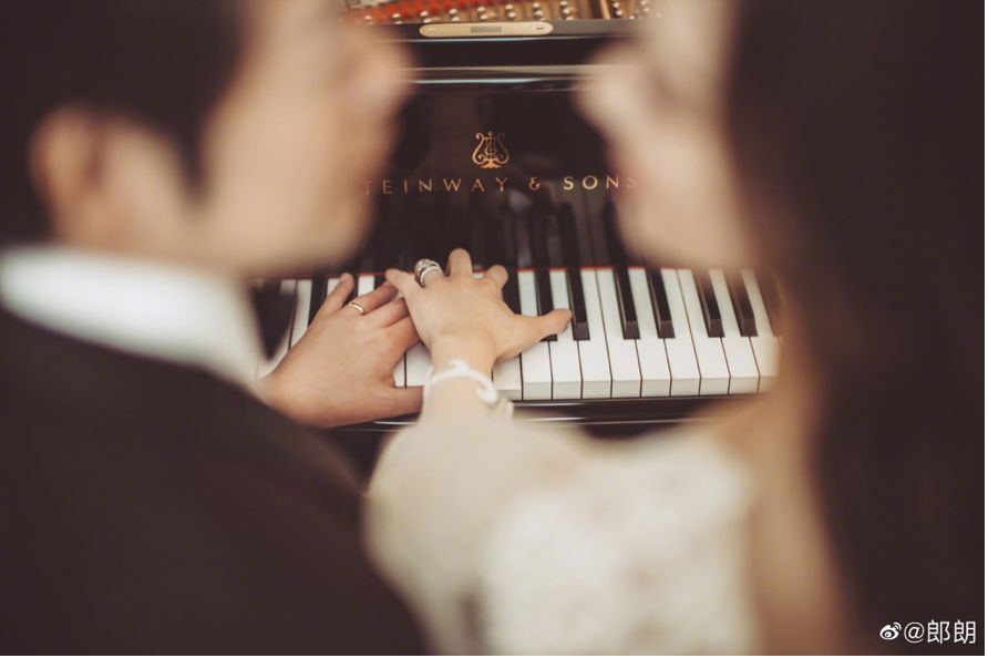 完美女神竟是“宠夫狂魔”？实力圈粉上演浪漫双重奏