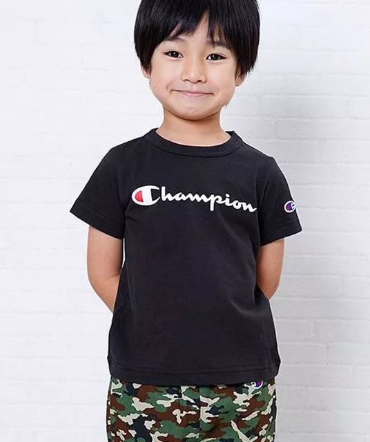 champion明星穿搭,全新champion冠军日版圆领卫衣