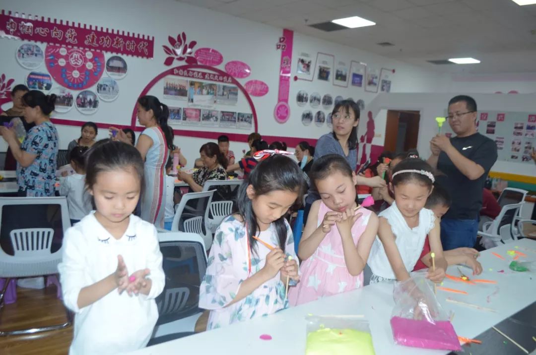 巾帼文明艺术团庆六一活动集锦,姐妹们庆六一活动