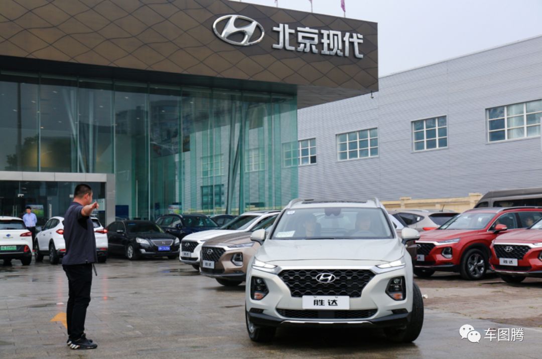 全新24款胜达试驾评测,四代胜达主驾一键升降怎么设置