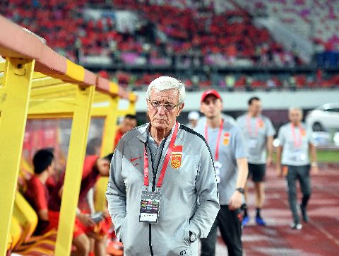 「妹眼看球」杨旭受伤后短暂失忆网友很皮要球衣要球鞋