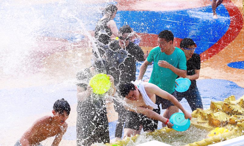 深圳最潮的泼水狂欢节,泼水节狂欢深圳