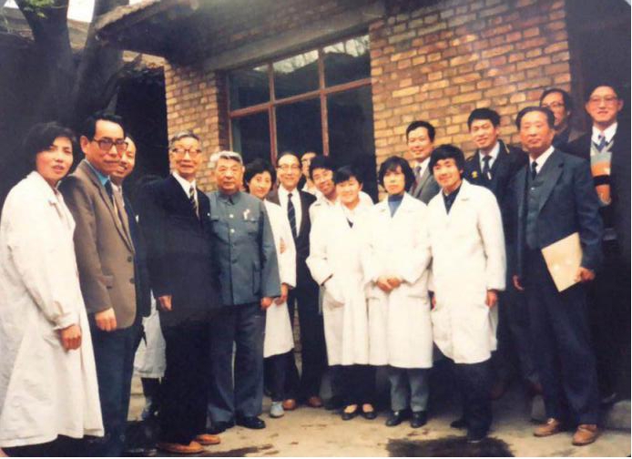 悬壶济世志在千里，杏林春暖壮心不已——记甘肃省泌尿外科泰斗刘国栋教授先生90华诞