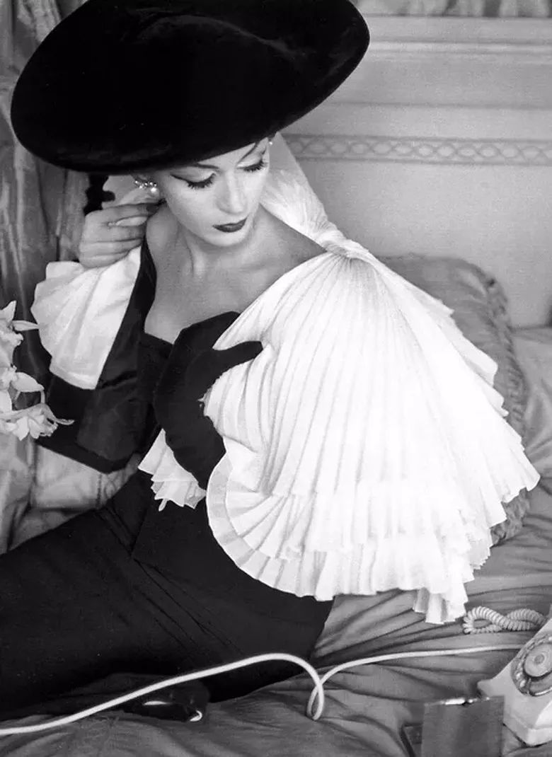 这位香奈儿的死对头，与迪奥先生齐名，打造出最原汁原味的法式优雅