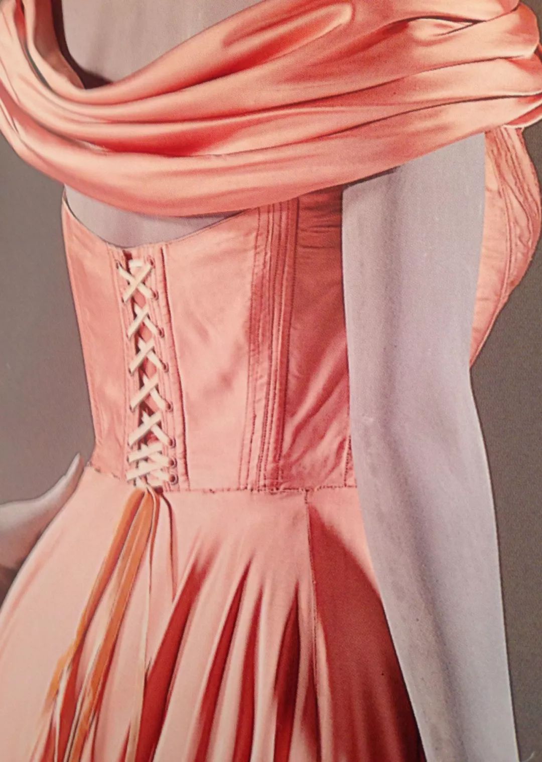 这位香奈儿的死对头，与迪奥先生齐名，打造出最原汁原味的法式优雅