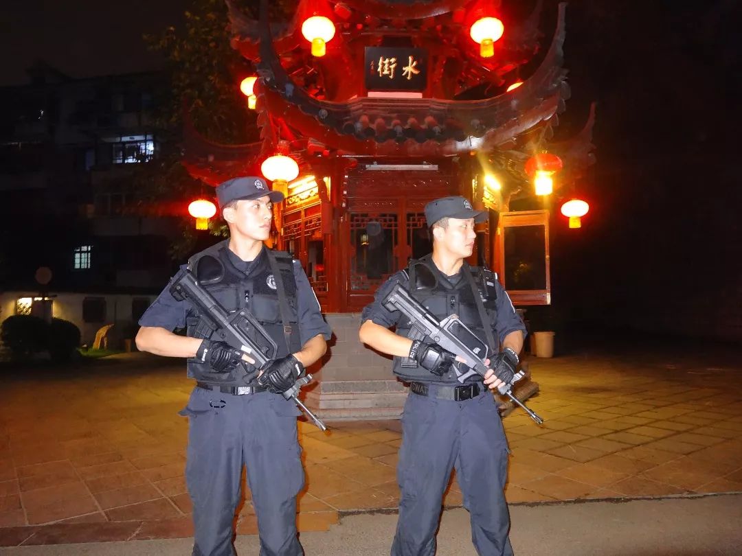 来PK！用一种水果形容警察，你的答案是……