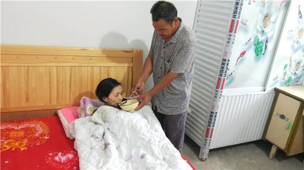 南阳市宛城区杨文占：照顾病榻妻子22载不离不弃