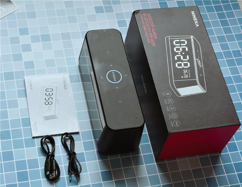 复古蓝牙音箱学生党开箱,手提式蓝牙音箱开箱测评