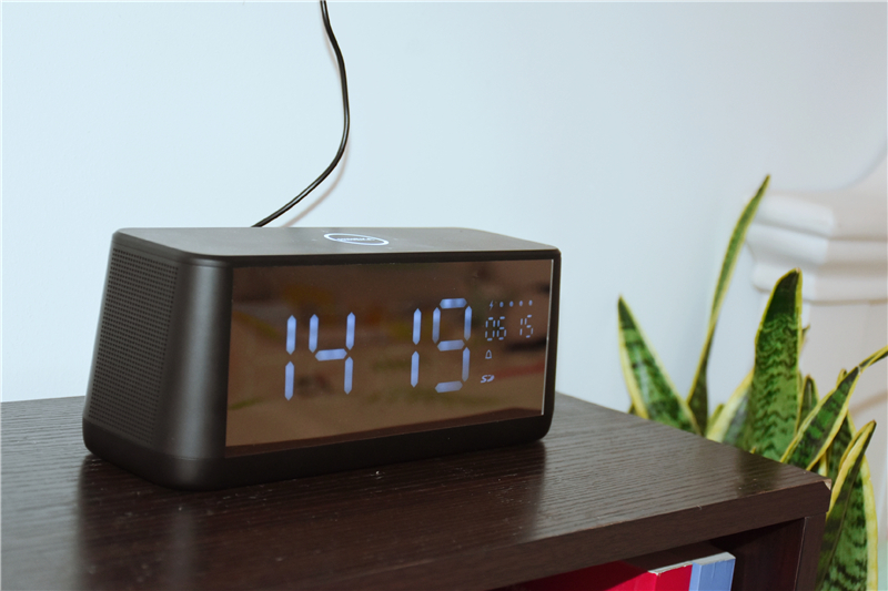 复古蓝牙音箱学生党开箱,手提式蓝牙音箱开箱测评