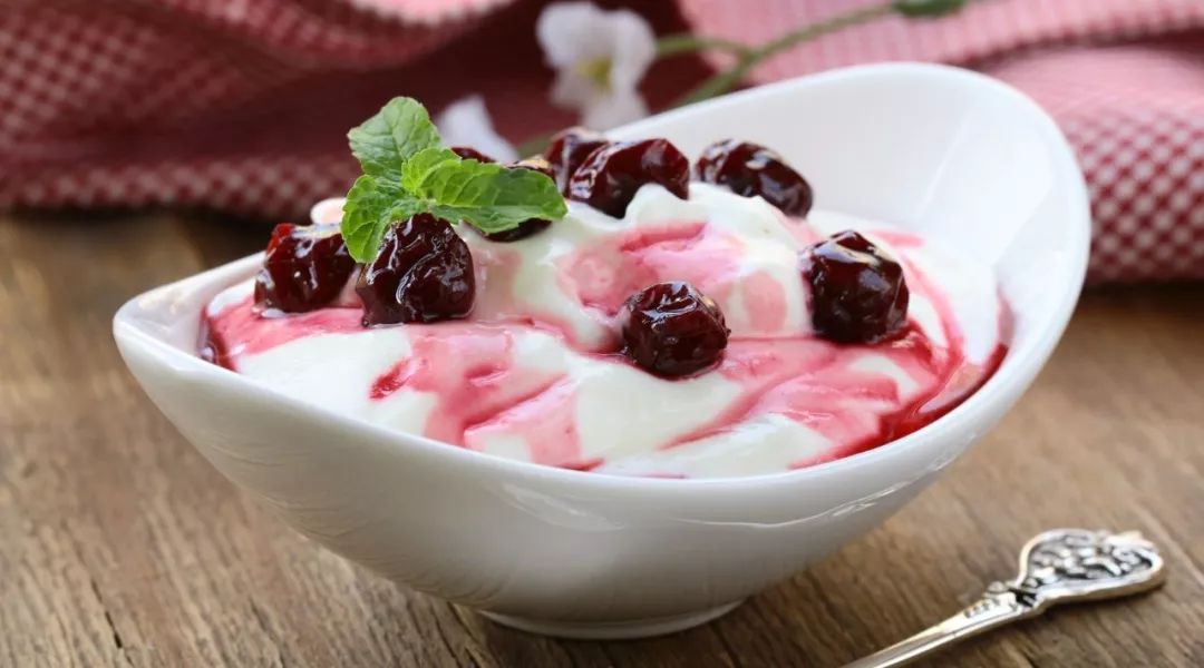 炭烧酸奶和普通酸奶哪个利于减肥,酸奶什么时候喝最好减肥效果最好