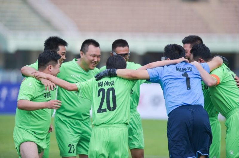 全力以赴的你,聚焦绿茵场