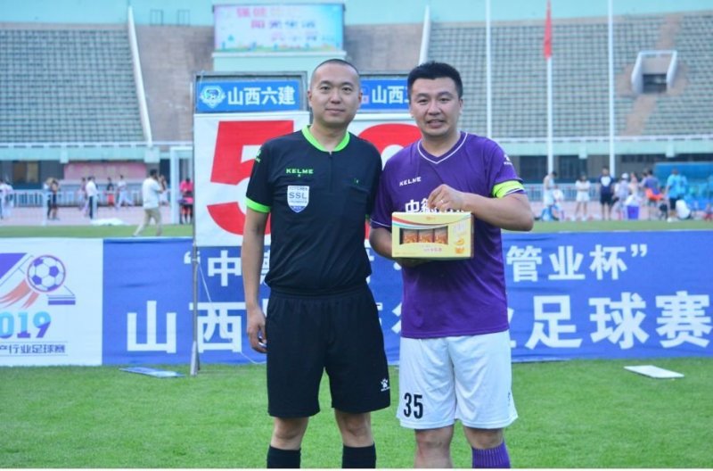 全力以赴的你,聚焦绿茵场