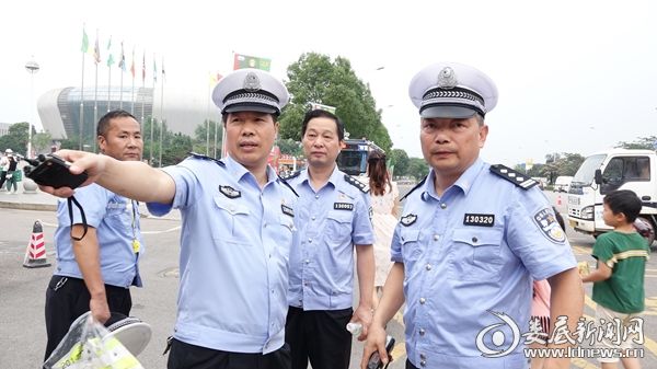 绿茵场上最美“警察蓝”中非少年足球友谊赛安全保卫工作掠影