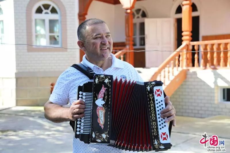 【记者的*疆新**日记】塔城印象：一棵橡树满城风情