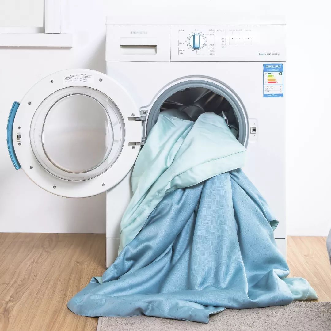 闪购|蚕丝被都能水洗了，还有什么理由不入一条呢？
