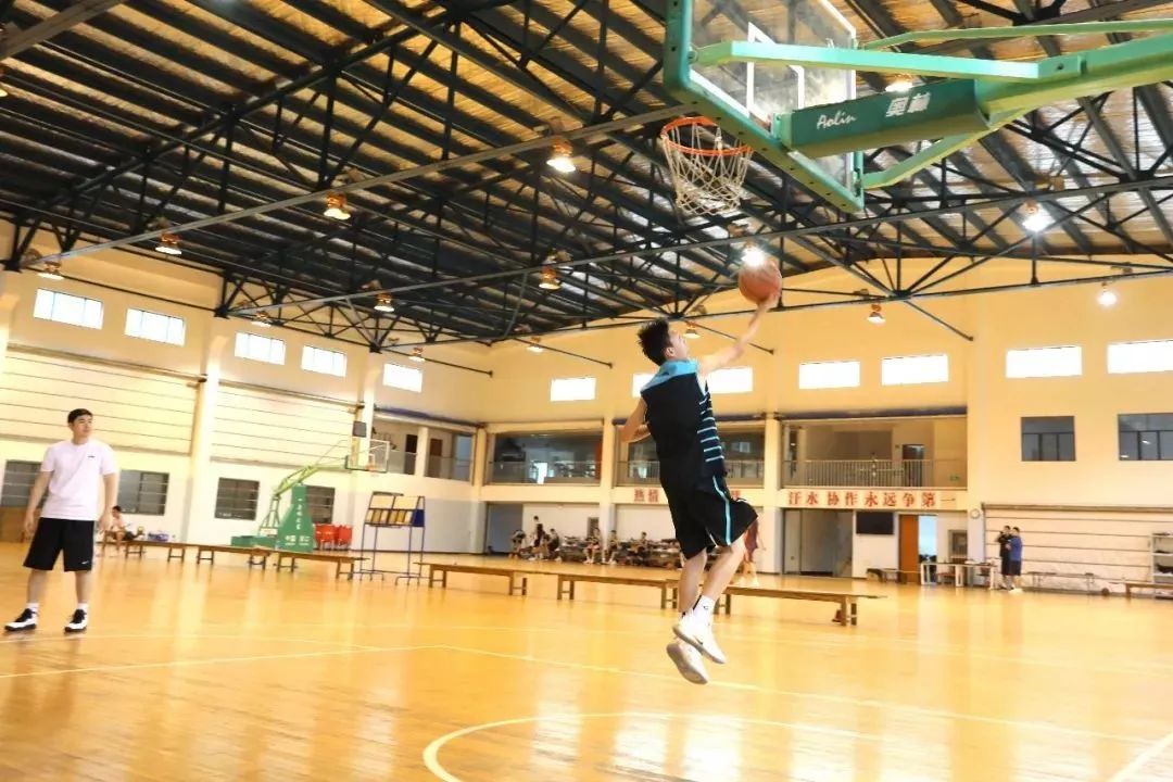 「积分兑换」“黄龙体育课”李春江赵岩昊亲临篮球体验课现场