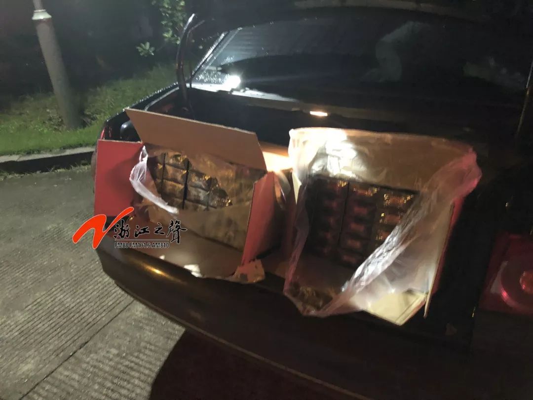 中华香烟和荷花香烟价格表和图片,中华香烟细烟多少钱