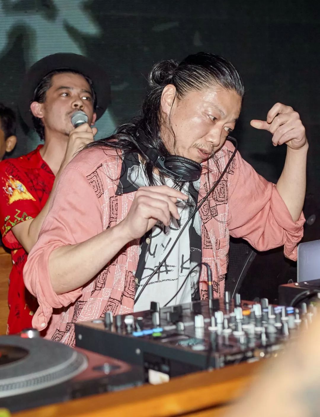 白色是所有颜色的起点,白色是最单纯的光吗