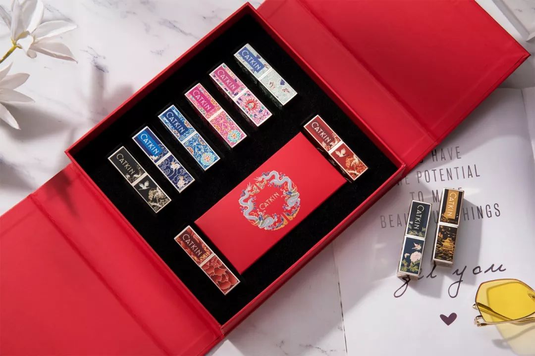 OMG夏季口红界的黑马来了！巨巨巨好用又显白，我入了整整一套