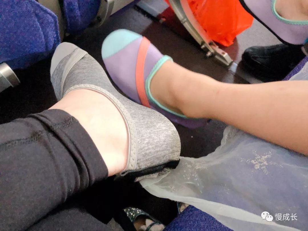 蔡少芬同款小白鞋,蔡少芬生活真美好同款乐福鞋