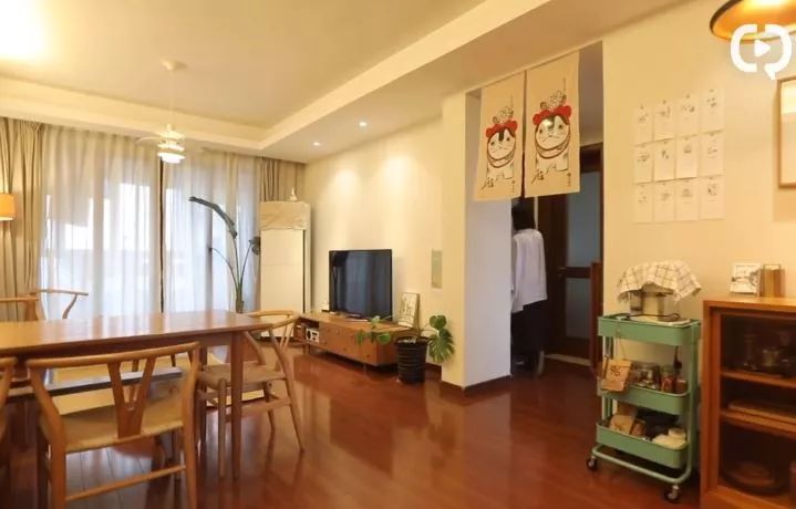 断舍离女人插画,断舍离收纳达人整理房间视频日本