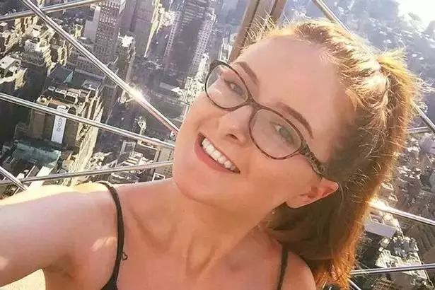 戴隐形眼镜有多可怕,戴隐形眼镜眼睛里长虫子