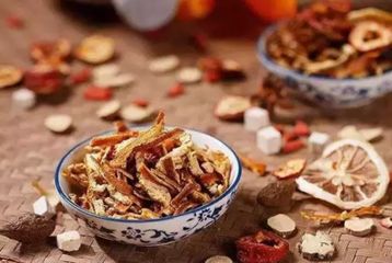 天气冷泡脚小偏方大全,天气转凉了用这个泡脚对身体好