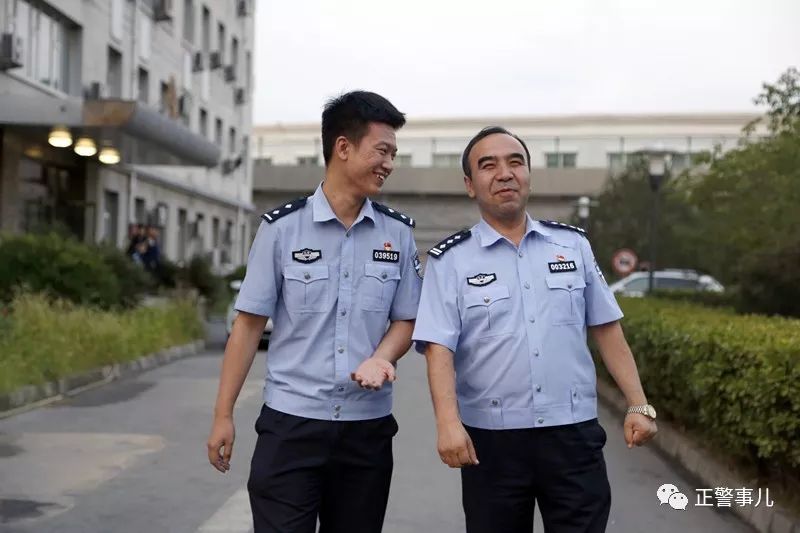 维吾尔族大叔：我在北京当警察！