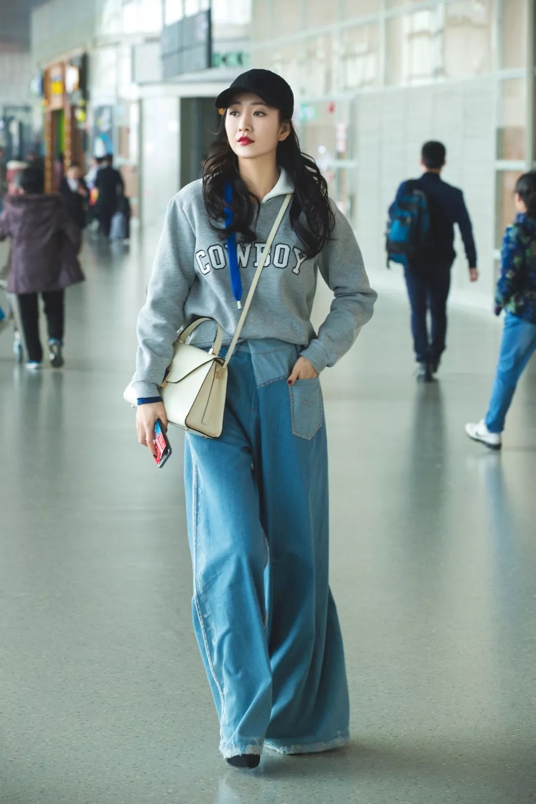 空调房里太冷怎么办,空调房太冷怎么办穿什么外套