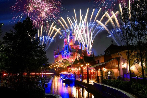 夜上海流连浪漫约会五星民宿,夜玩上海