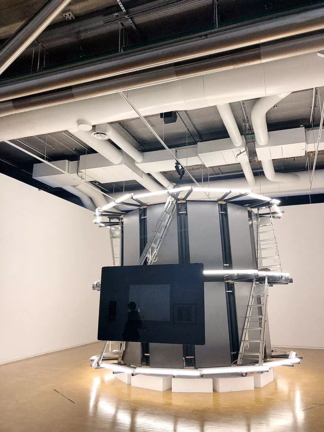 走出成都|幸运的人,才可以在巴黎自由迷失