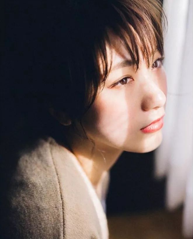 这样拍背影真的太好看了,怎样拍侧脸好看霸气