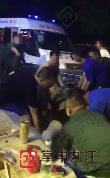 一名男子踢球猝死新闻,50岁男子踢足球猝死