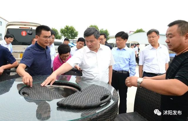 跟着书记县长去观摩，看沭阳七月“美景”红似火！