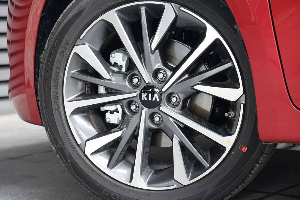 2015款起亚k3试驾视频,2021款起亚k31.5自吸试驾