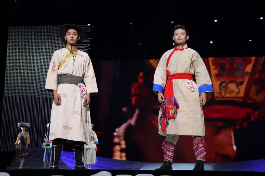 德宏五种少数民族服饰走秀音乐,云南少数民族服饰秀