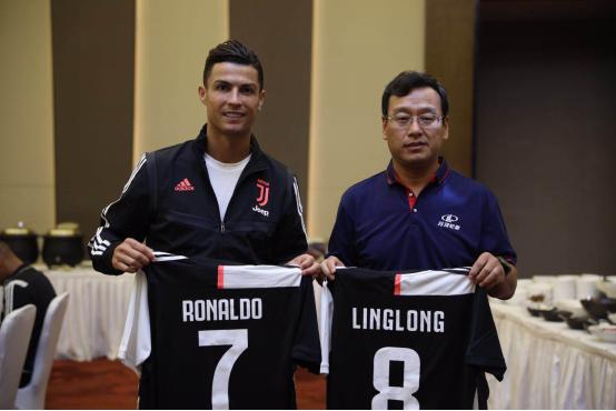 尤文图斯最新签约,尤文图斯签约洛卡特利