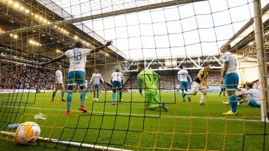 外国人投资荷兰足球俱乐部又闹官司，钱多人傻者和别有用心者戒