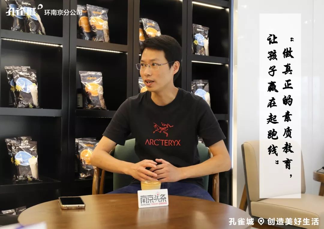 被戛纳提名的这个神秘大佬，居然又来玩跨界了