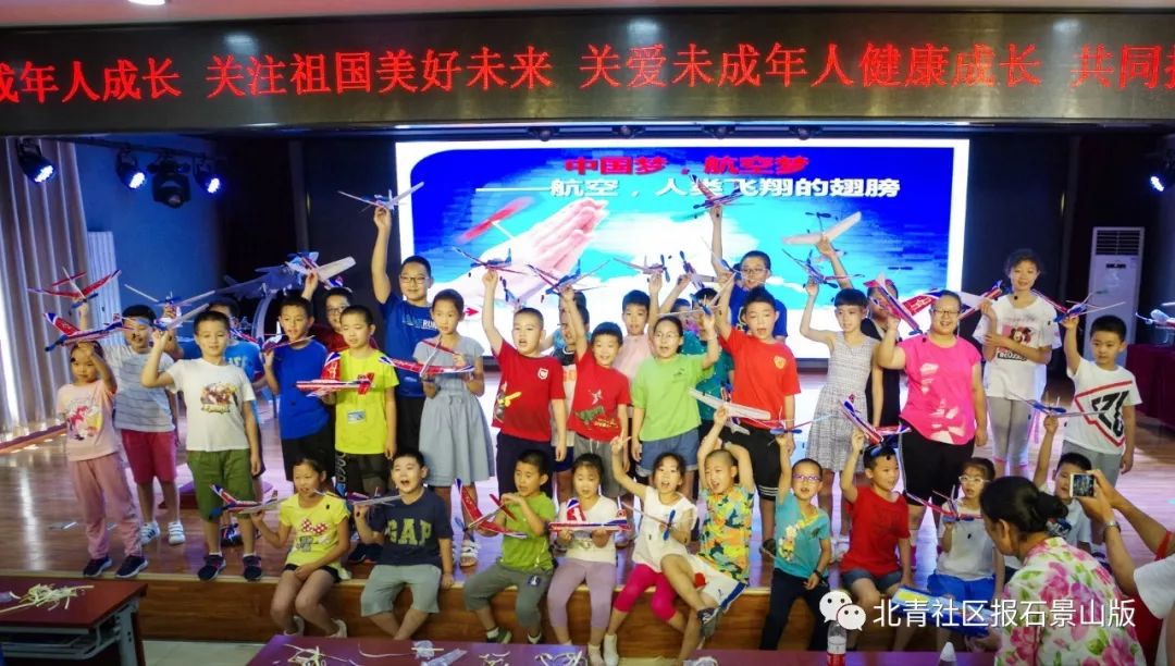 看小朋友玩大颗粒乐高积木,看小朋友玩大颗粒拼装