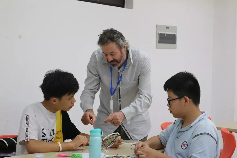 DAY7恰十年，夏令营乘风破浪；正青春，愿少年扬帆远航——杭州师范大学东城教育集团第十届夏令营闭营仪式