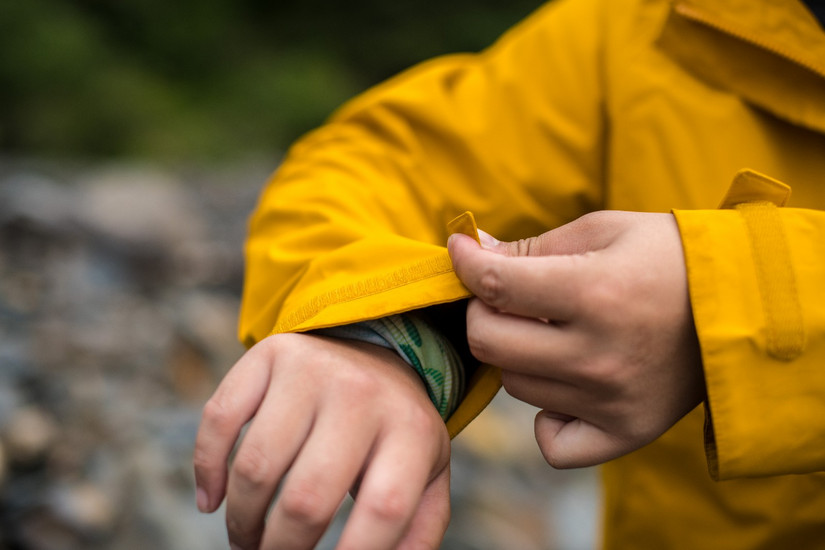 性价比高的防水超薄冲锋衣评测,狼爪防风防水冲锋衣